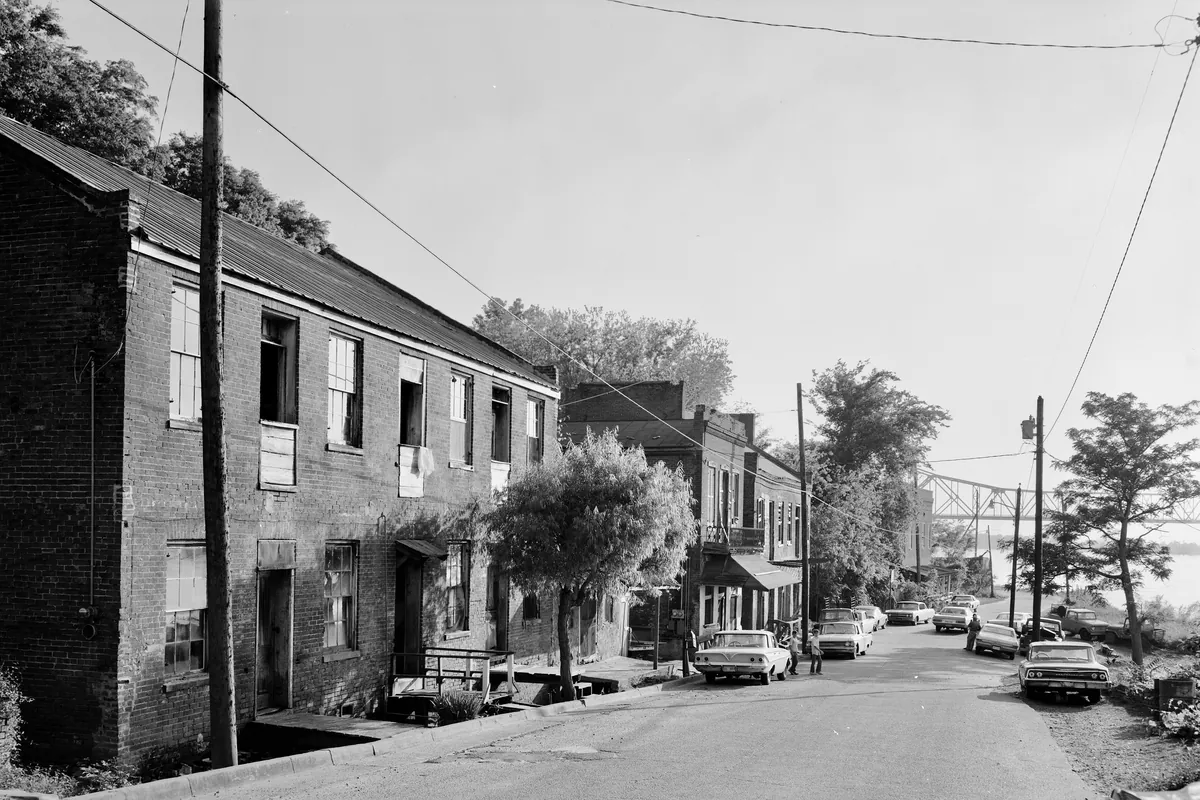 Brick street sloping downhill toward the Mississippi River in Natchez